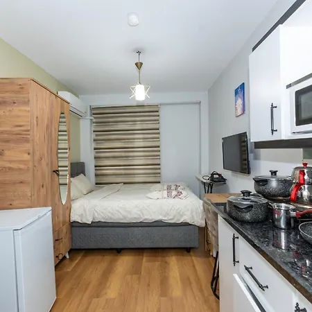 Rest At * Κωνσταντινούπολη